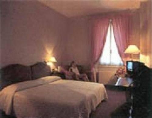 Hotel Poledrini โฟลีโญ ภายนอก รูปภาพ